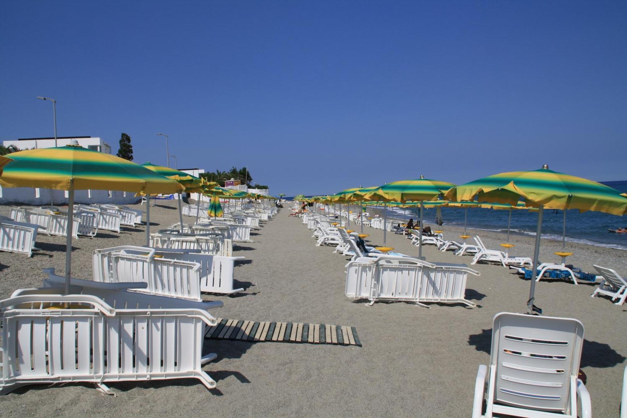 Hotel Villaggio Club Altalia Brancaleone Exterior photo